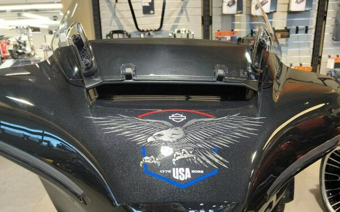 2026 Harley-Davidson® Street Glide 3 Limited Midnight Ember Chrome Trim