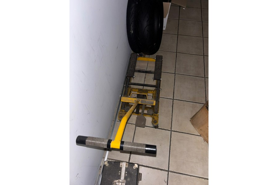 2010 Harley-Davidson® DYNA WIDE GLIDE