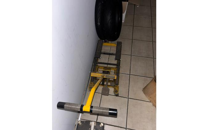 2010 Harley-Davidson® DYNA WIDE GLIDE