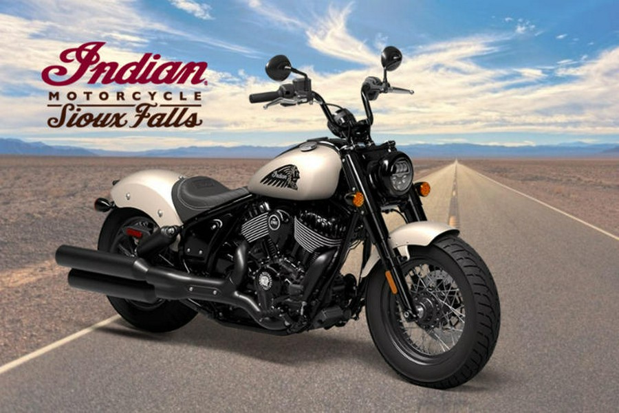 2023 Indian Motorcycle® Chief® Bobber Dark Horse® Silver Quartz Smoke