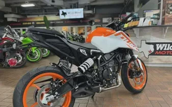 New 2024 KTM 250 DUKE