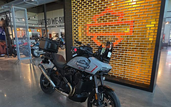 RA1250ST 2025 Pan America® 1250 ST
