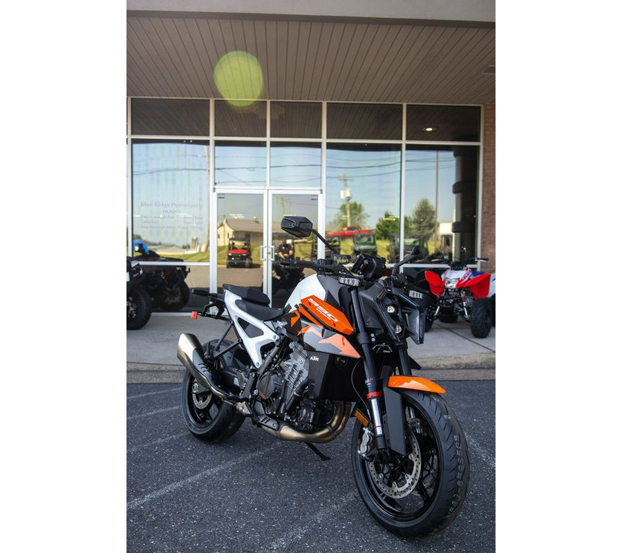 2027 KTM 990 Duke