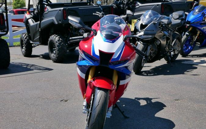 2026 Honda CBR1000RR-R Fireblade SP