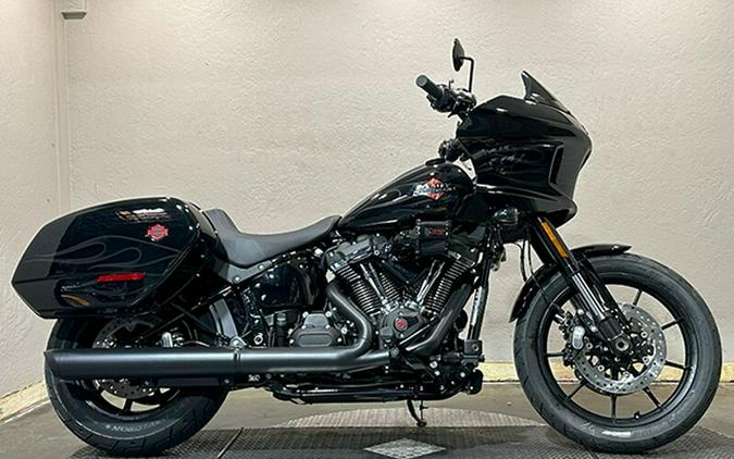 2025 Harley-Davidson Low Rider® ST Midnight Firestorm - Black Finish