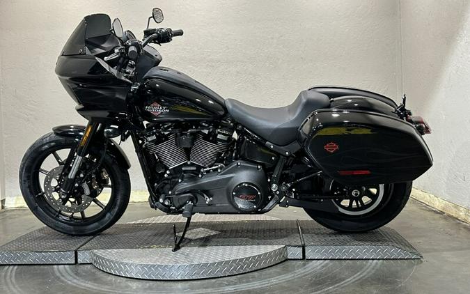 2025 Harley-Davidson Low Rider® ST Midnight Firestorm - Black Finish