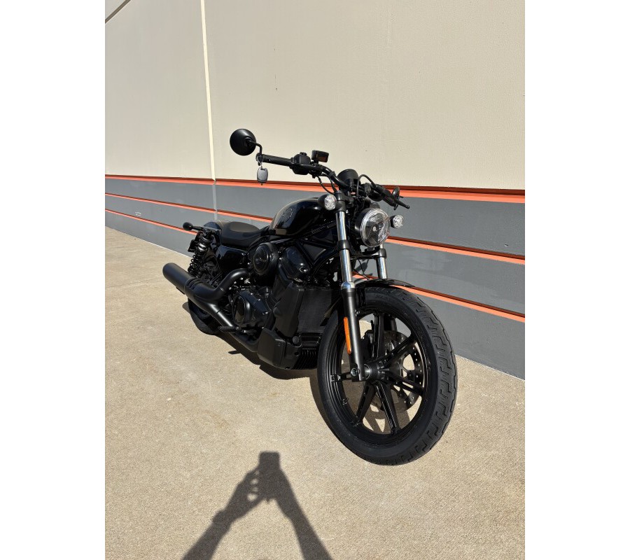 2025 Harley-Davidson® Nightster™ VIVID BLACK