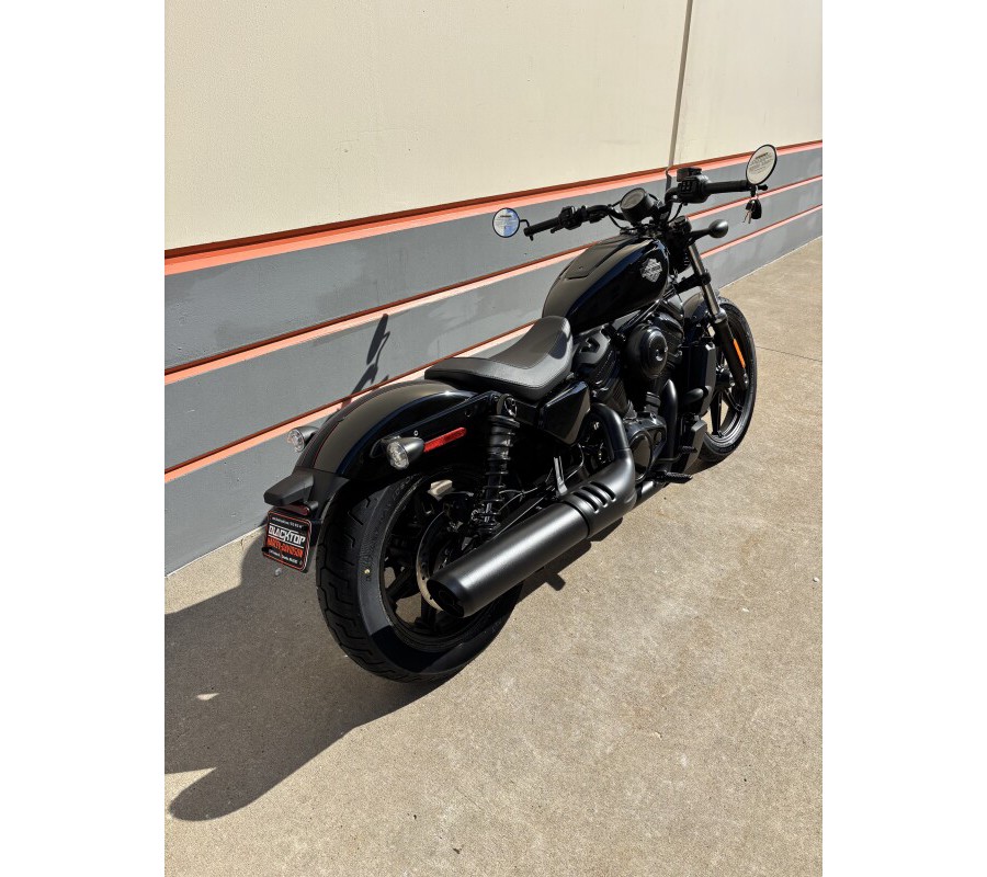 2025 Harley-Davidson® Nightster™ VIVID BLACK