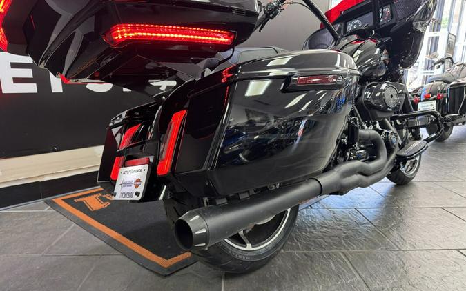2025 Harley-Davidson® Road Glide® Midnight Firestorm - Black Finish