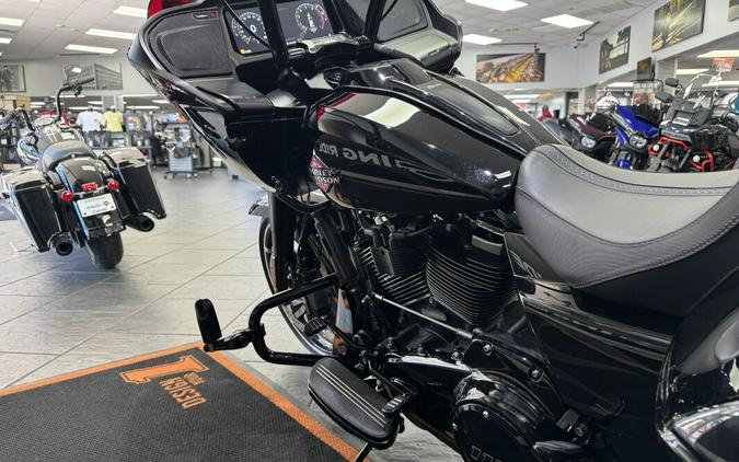 2025 Harley-Davidson® Road Glide® Midnight Firestorm - Black Finish