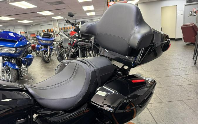 2025 Harley-Davidson® Road Glide® Midnight Firestorm - Black Finish