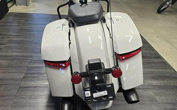 2026 Indian CHIEFTAIN POWERPLUS DARK HORSE + 112 PACKAGE
