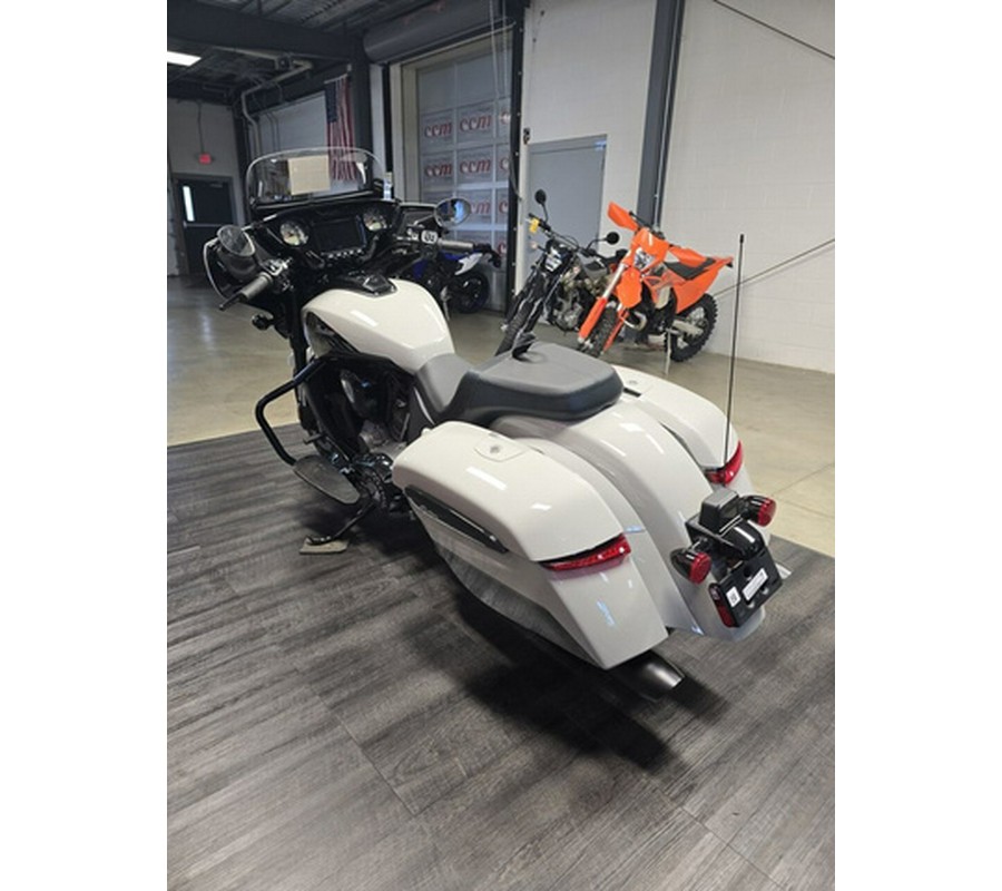 2026 Indian CHIEFTAIN POWERPLUS DARK HORSE + 112 PACKAGE