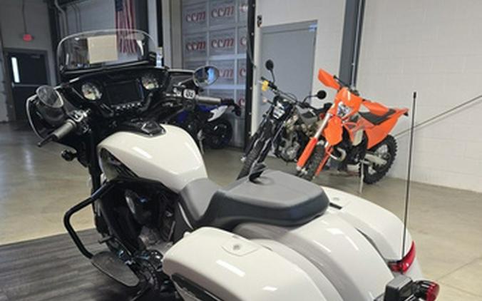 2026 Indian CHIEFTAIN POWERPLUS DARK HORSE + 112 PACKAGE