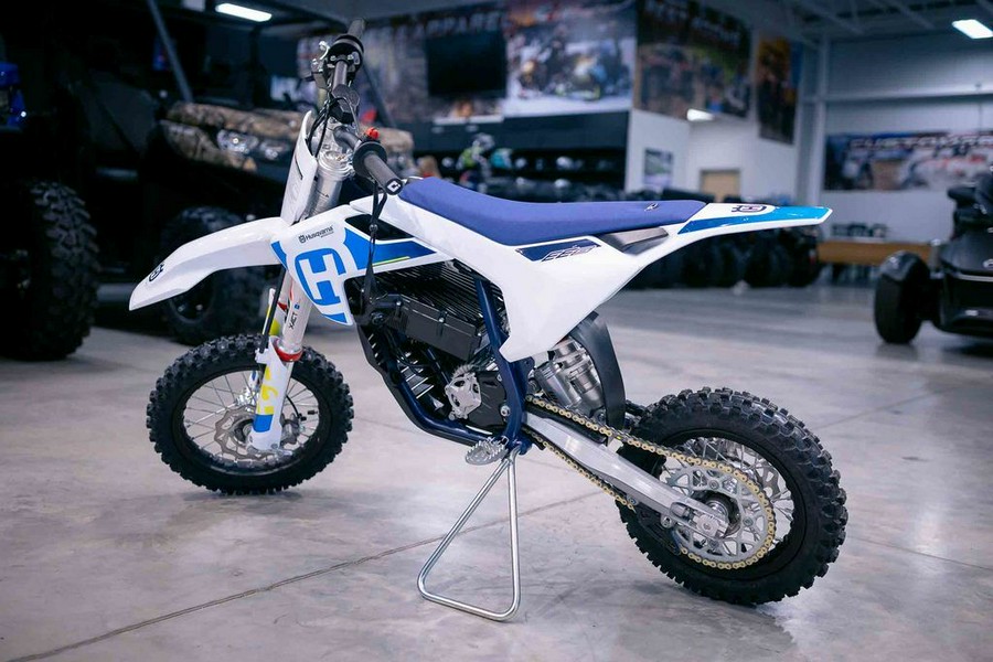 2024 Husqvarna® EE 5