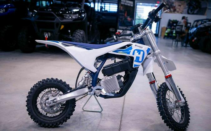 2024 Husqvarna® EE 5