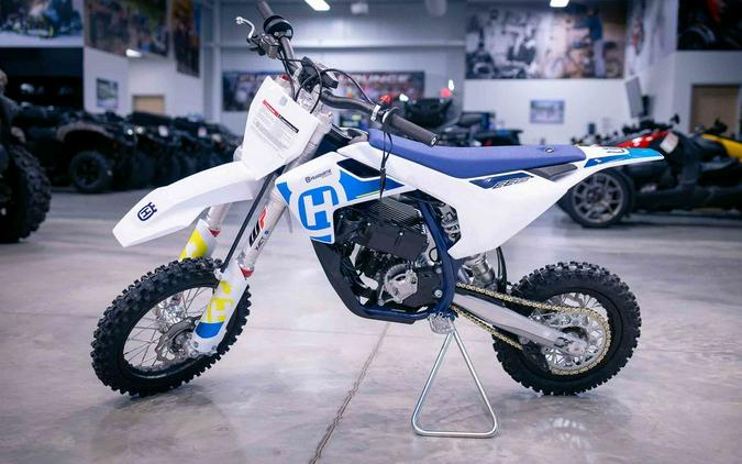 2024 Husqvarna® EE 5