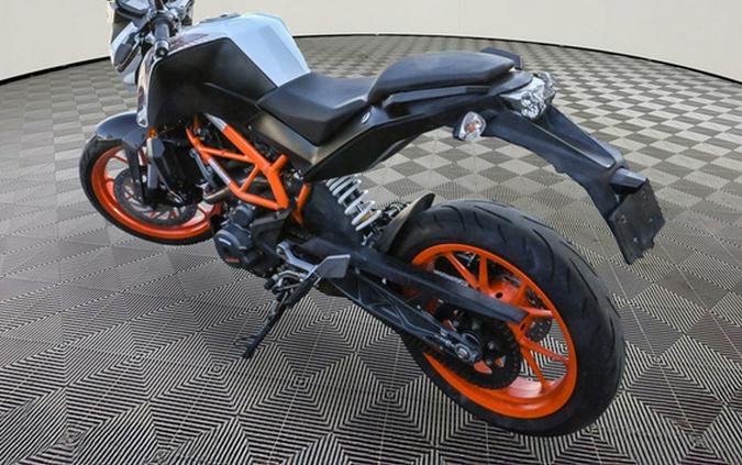 2016 KTM Duke 390