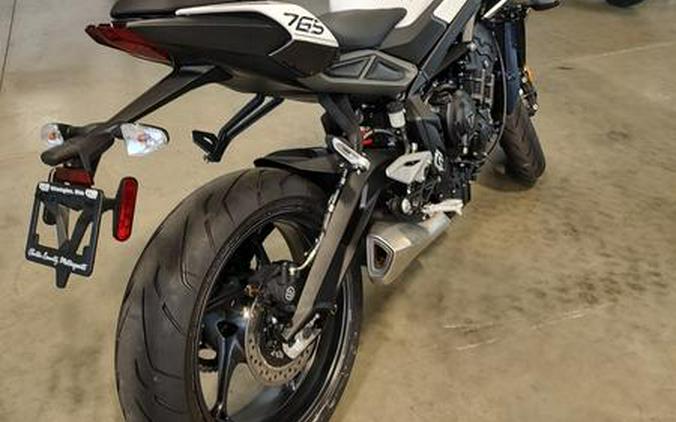 2024 Triumph STREET TRIPLE 765 R.