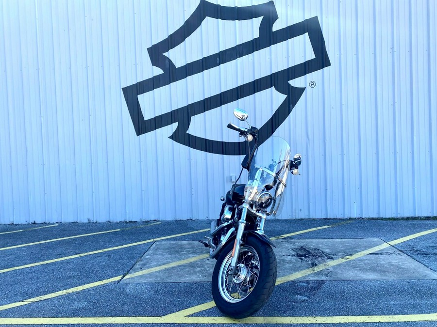 2017 Harley-Davidson® 1200 Custom Vivid Black