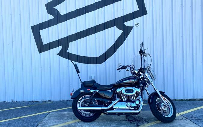 2017 Harley-Davidson® 1200 Custom Vivid Black