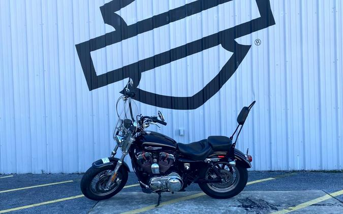 2017 Harley-Davidson® 1200 Custom Vivid Black