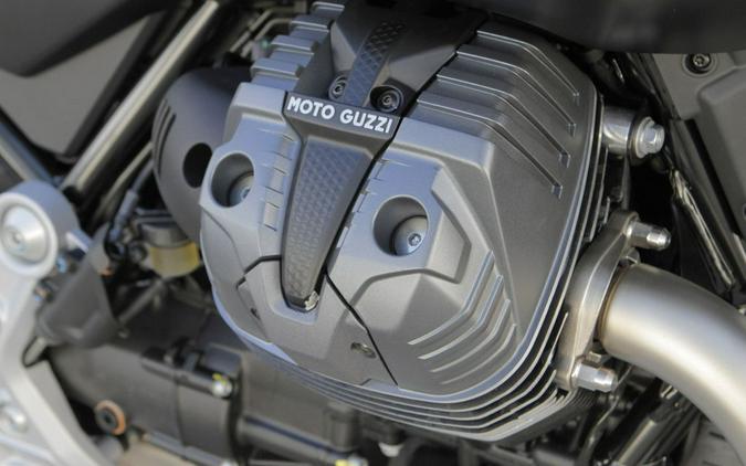2026 Moto Guzzi V7 Stone