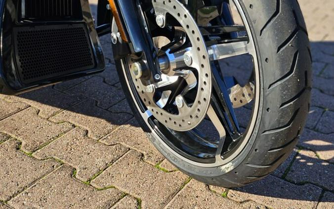 FLTRX 2025 Road Glide™