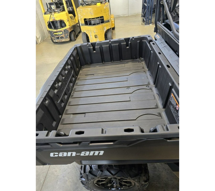 2026 Can-Am DEFENDER DPS HD9