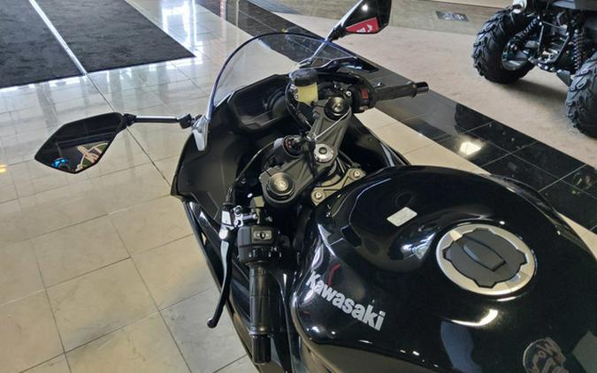 2026 Kawasaki Ninja ZX-6R Base