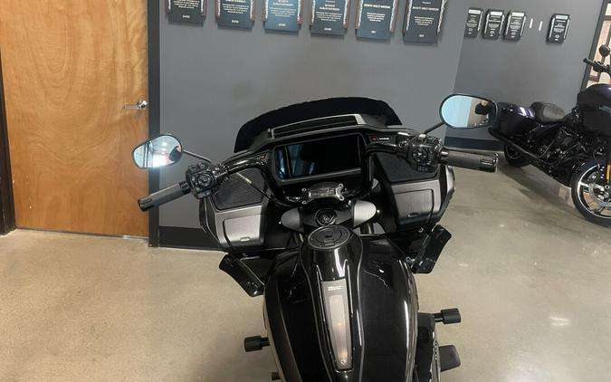 2024 Harley-Davidson® Road Glide® Vivid Black