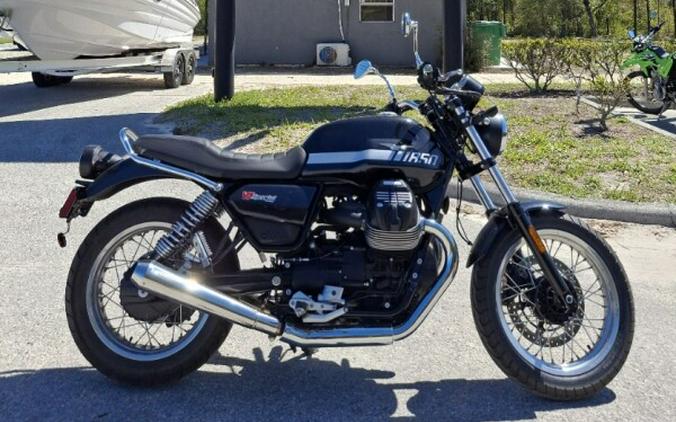 2023 Moto Guzzi V7 Special