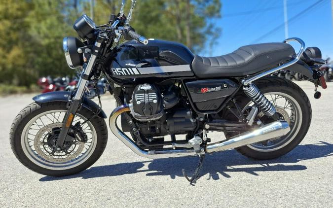 2023 Moto Guzzi V7 Special