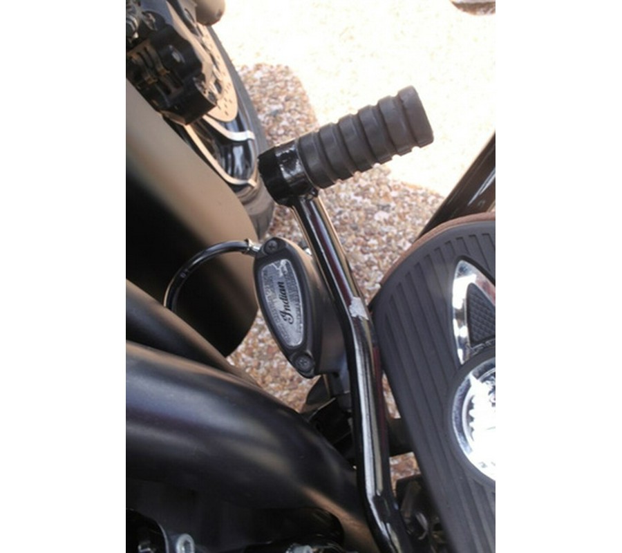 2019 Indian Chieftain Dark Horse Thunder Black Smoke Dark Horse Bronze Smoke
