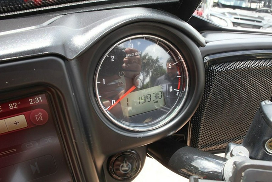 2019 Indian Chieftain Dark Horse Thunder Black Smoke Dark Horse Bronze Smoke