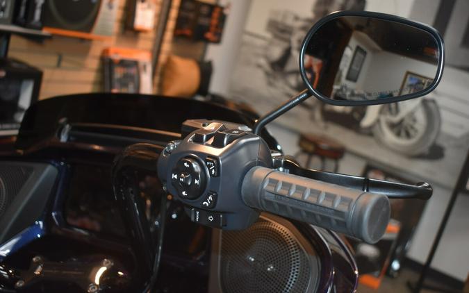 FLTRX 2025 Road Glide®