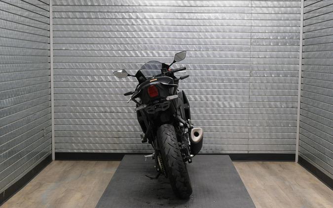 2025 YAMAHA YZFR3 ABS