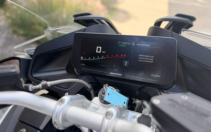 2023 BMW Motorrad R 1250 RT Alpine White