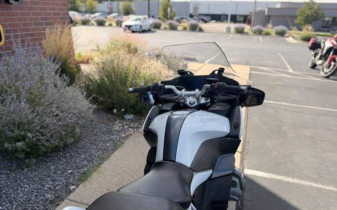 2023 BMW Motorrad R 1250 RT Alpine White