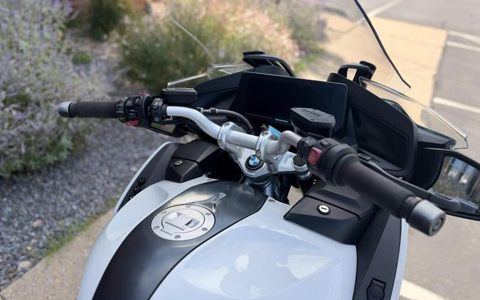 2023 BMW Motorrad R 1250 RT Alpine White