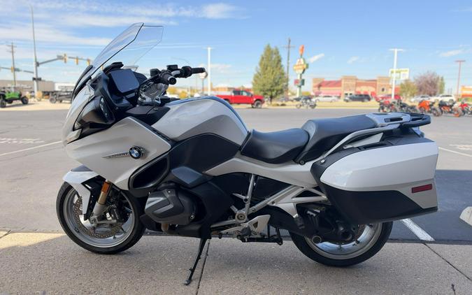 2023 BMW Motorrad R 1250 RT Alpine White
