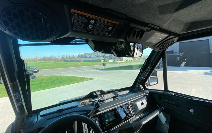 2027 Can-Am Defender XU MAX Limited HD11