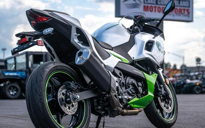 New 2024 Kawasaki Ninja 7 Hybrid ABS