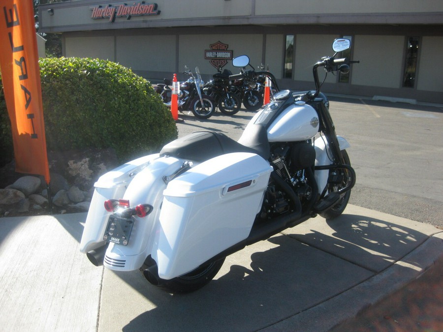 2024 Harley-Davidson Road King Special White Onyx Pearl