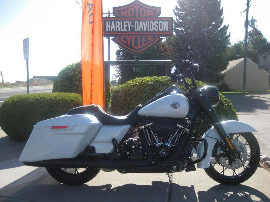 2024 Harley-Davidson Road King Special White Onyx Pearl