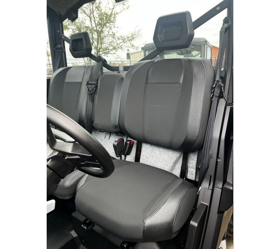 2026 Can-Am Defender XT CAB HD11