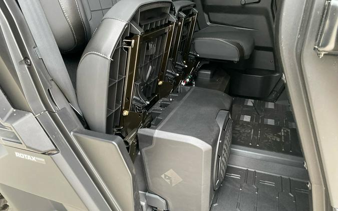 2027 Can-Am Defender XU MAX Limited HD11