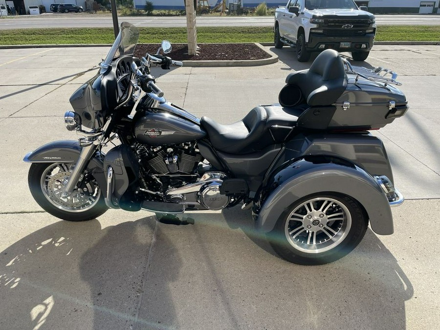 2022 Harley-Davidson® FLHTCUTG - Tri Glide® Ultra