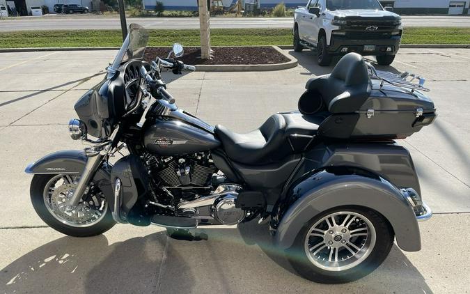 2022 Harley-Davidson® FLHTCUTG - Tri Glide® Ultra