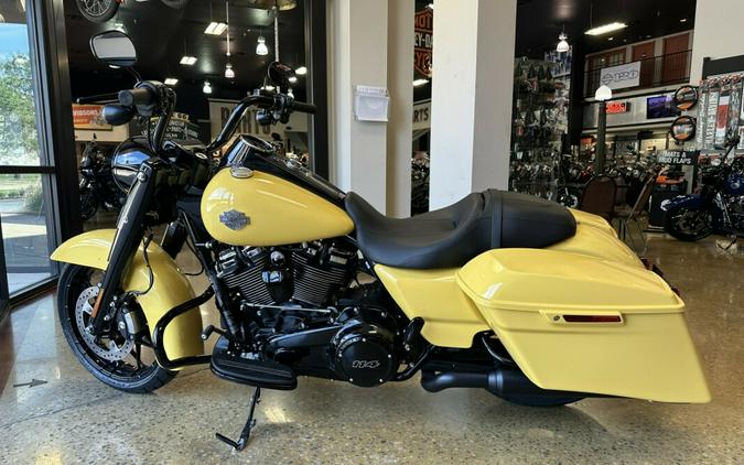 2023 Harley-Davidson Road King Special Industrial Yellow